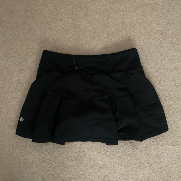 Lululemon skirt - Picture 1 of 3